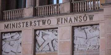 Gmach Ministerstwa Finansów przy ul. Świętokrzyskiej. Fot. PAP/ Leszek Szymański
