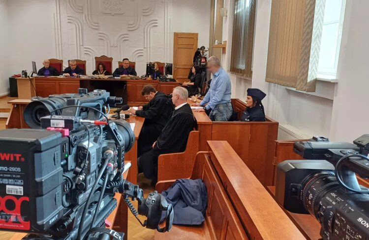 Sprawa zagryzienia przez psy w pobliżu strzelnicy w Raculi w Zielonej Górze. Ruszył proces Piotra M. (fot. Piotr Bakselerowicz)