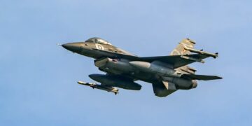 Samolot F-16. Fot. PAP/Jakub Kaczmarczyk