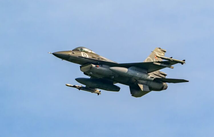 Samolot F-16. Fot. PAP/Jakub Kaczmarczyk