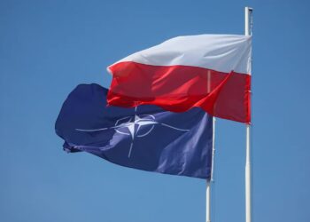 Flagi NATO i Polski Fot. PAP/Leszek Szymański