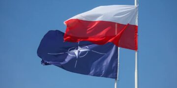Flagi NATO i Polski Fot. PAP/Leszek Szymański