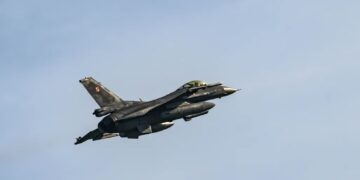 Samolot F-16. Fot. PAP/Jakub Kaczmarczyk
