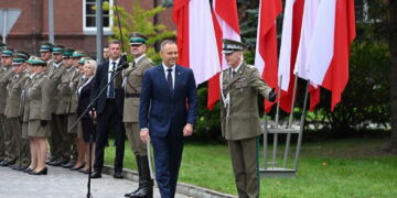 Prezydent RP Karol Nawrocki podczas wizyty w Wyższej Szkole Straży Granicznej w Koszalinie. Fot. PAP/Piotr Kowala