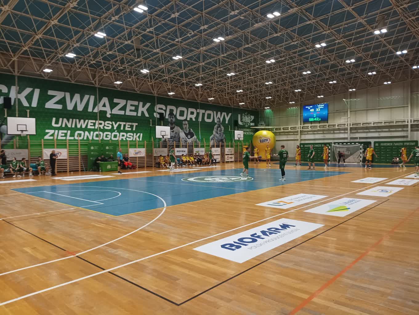 AZS wygrał bez problemów