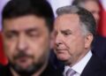 Prezydent Ukrainy Wołodymyr Zełenski i przedstawiciele USA odpowiedzialni za negocjacje dotyczące rozejmu Steve Witkoff. Fot. PAP/EPA/MARKUS SCHREIBER / POOL
