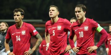 Piłkarze reprezentacji Polski (od lewej): Jakub Kiwior, Jan Bednarek i Piotr Zieliński. Fot. PAP/Leszek Szymański