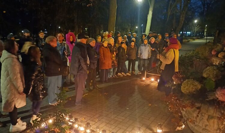 Zielonogórskie Zaduszki z Fundacją Tłocznia (fot. Piotr Bakselerowicz)