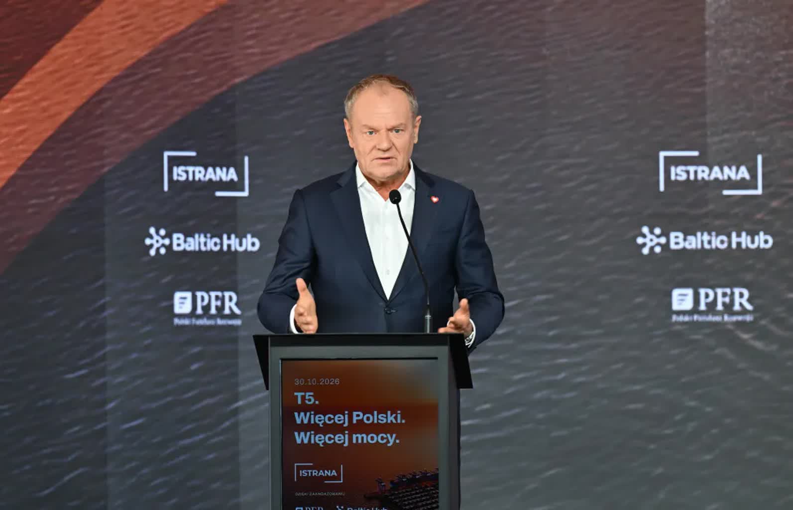 Premier: w pierwszej połowie przyszłego roku popłynie prąd z morskiej elektrowni Baltica 2