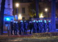 Policja pod TK. Fot. PAP/Radek Pietruszka