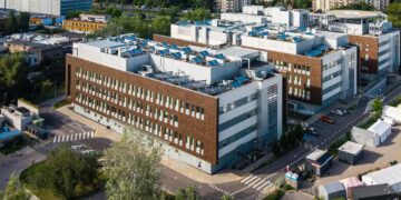 Szpital Południowy w Warszawie. Fot. PAP/Leszek Szymański