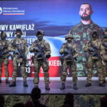 NOWE MUNDURY DLA POLSKIEJ ARMII. Fot. PAP/Albert Zawada