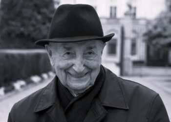 Prof. Andrzej Kułakowski. Fot. PAP/Radek Pietruszka