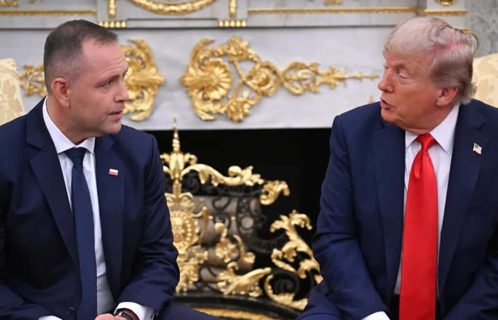 Prezydent Polski Karol Nawrocki i prezydent USA Donald Trump. Fot. PAP/ Radek Pietruszka