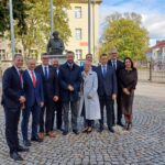 Apel z okazji Święta Żołnierza Rezerwy na Skwerze Czołgisty w Żaganiu (fot. Piotr Bakselerowicz)