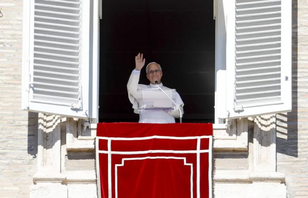 Papież Leon XIV. Fot. PAP/EPA/FABIO FRUSTACI