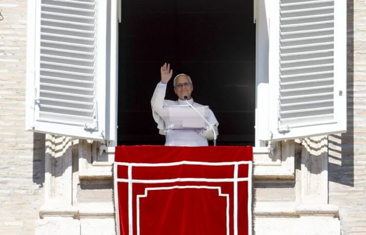 Papież Leon XIV. Fot. PAP/EPA/FABIO FRUSTACI
