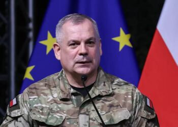 Generał Wiesław Kukuła. Fot. PAP/Albert Zawada