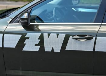 Radiowóz Żandarmerii Wojskowej. Fot. PAP/Darek Delmanowicz