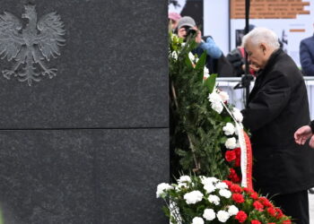 WARSZAWA OBCHODY MIESIĘCZNICY SMOLEŃSKIEJ. Fot. PAP/Radek Pietruszka