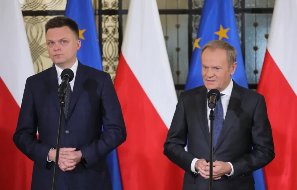 Szymon Hołownia, Donald Tusk. Fot. PAP/Paweł Supernak