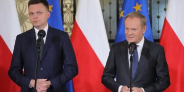 Szymon Hołownia, Donald Tusk. Fot. PAP/Paweł Supernak