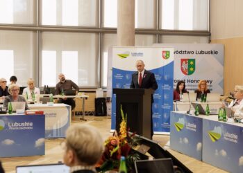 Wojewoda Marek Cebula na sesji sejmiku województwa lubuskiego (lubuskie.pl)