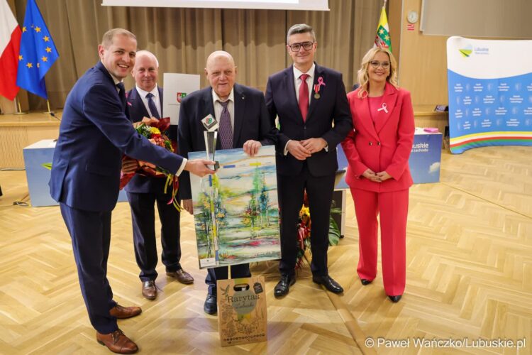 Jan Świrepo honorowym obywatelem woj. lubuskiego (lubuskie.pl)