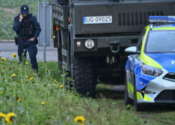 LUBLIN POSZUKIWANIA NIEZIDENTYFIKOWANEGO OBIEKTU. Fot. PAP/Wojtek Jargiło