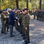 Apel z okazji Święta Żołnierza Rezerwy na Skwerze Czołgisty w Żaganiu (fot. Piotr Bakselerowicz)